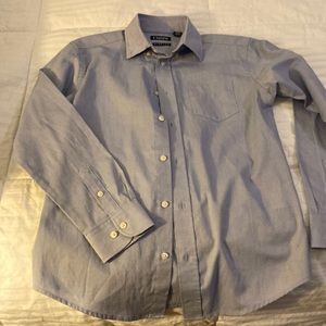 Chaps boys blue dress shirt size 10-12. Very good condition.